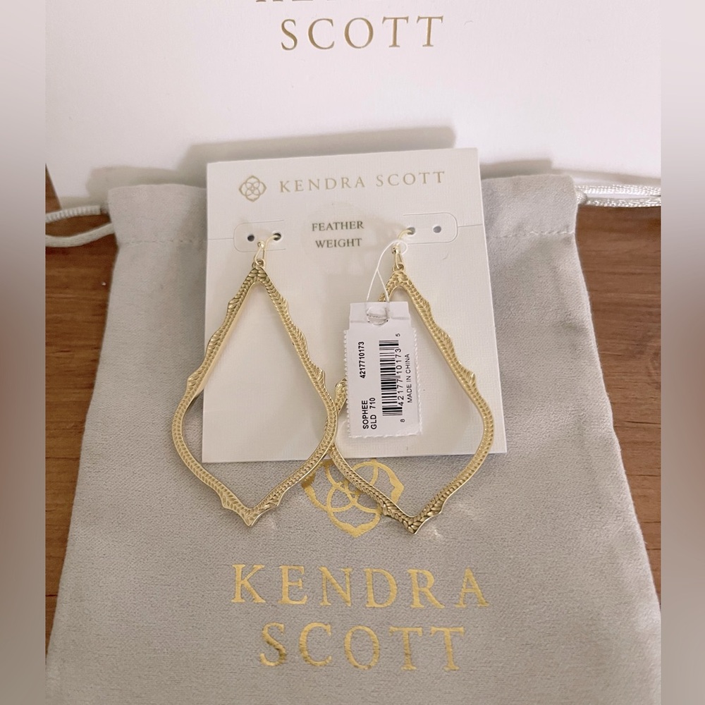 Kendra Scott Sophee Drop Earrings in Gold